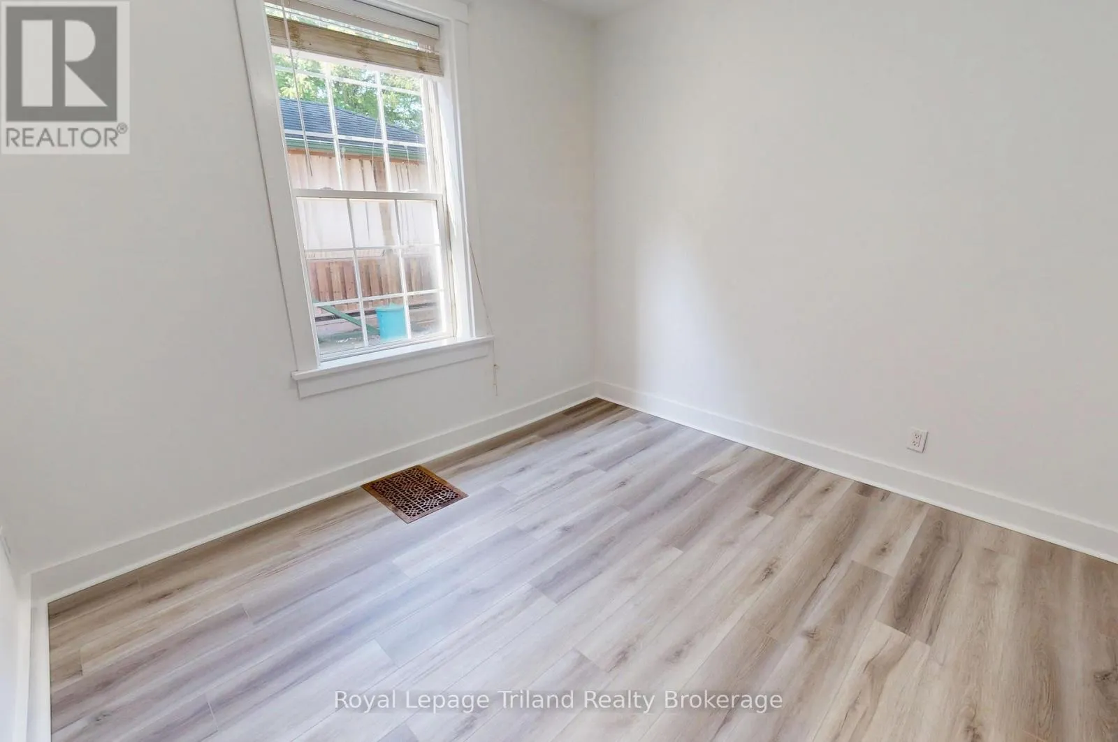 279 VANSITTART AVENUE