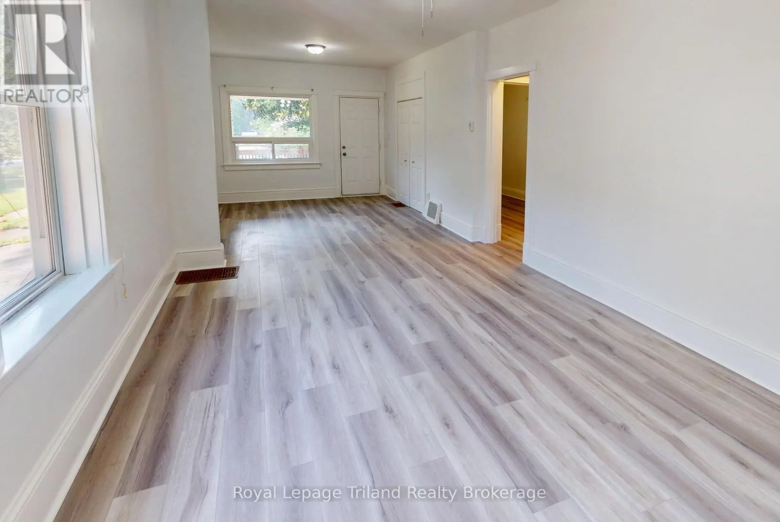 279 VANSITTART AVENUE