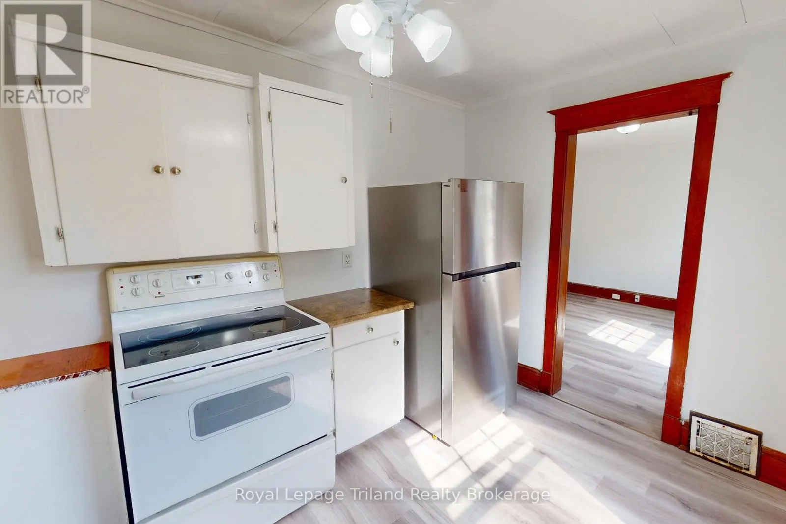 279 VANSITTART AVENUE