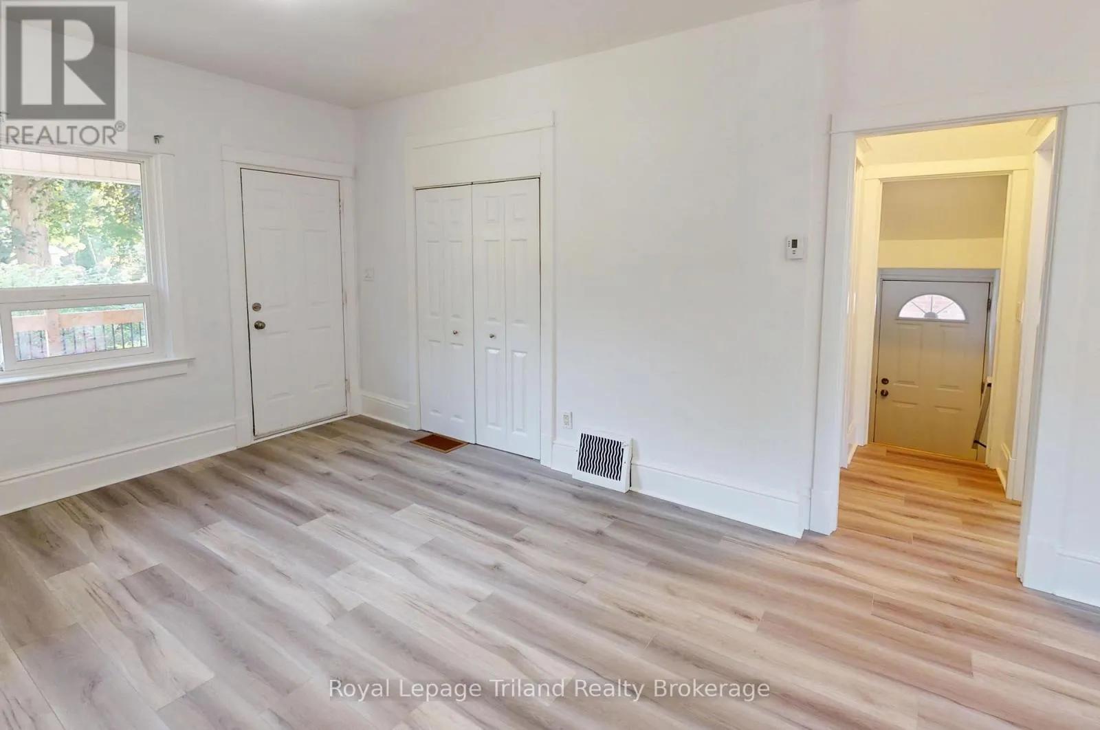 279 VANSITTART AVENUE