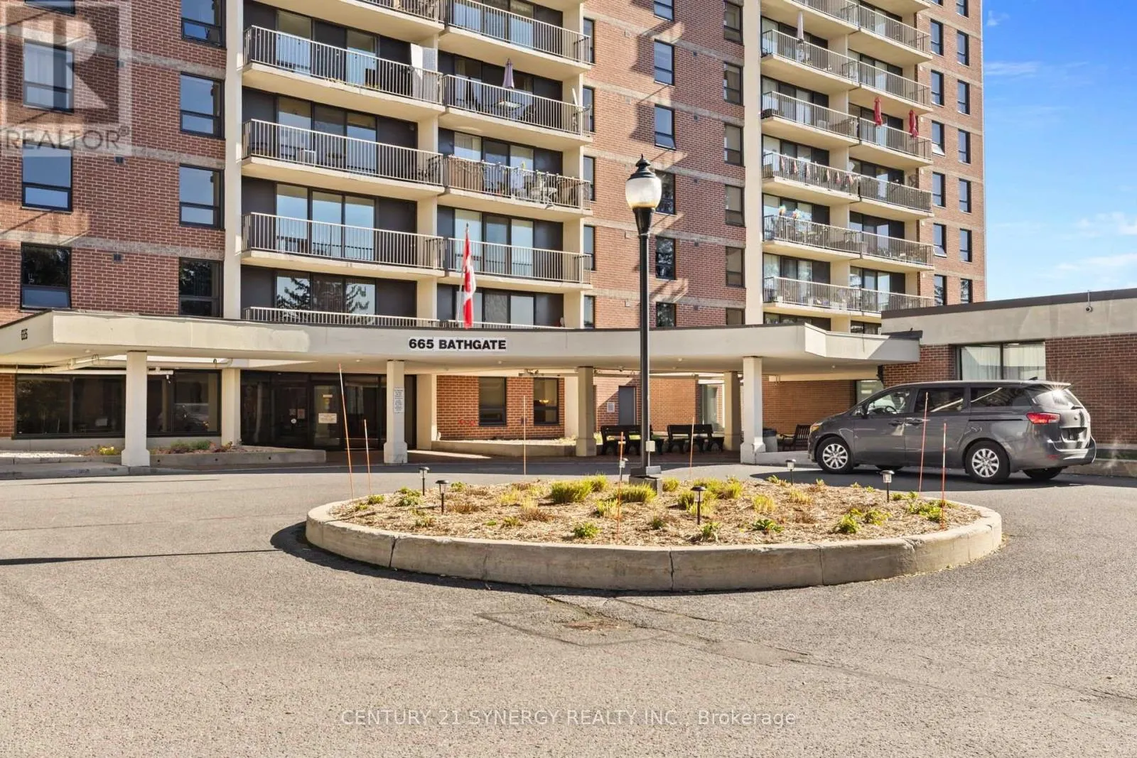 905 - 665 BATHGATE DRIVE
