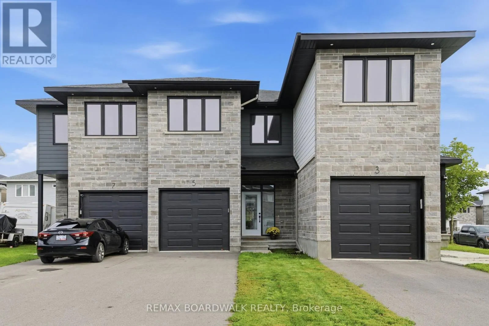 5 MORRALL COURT