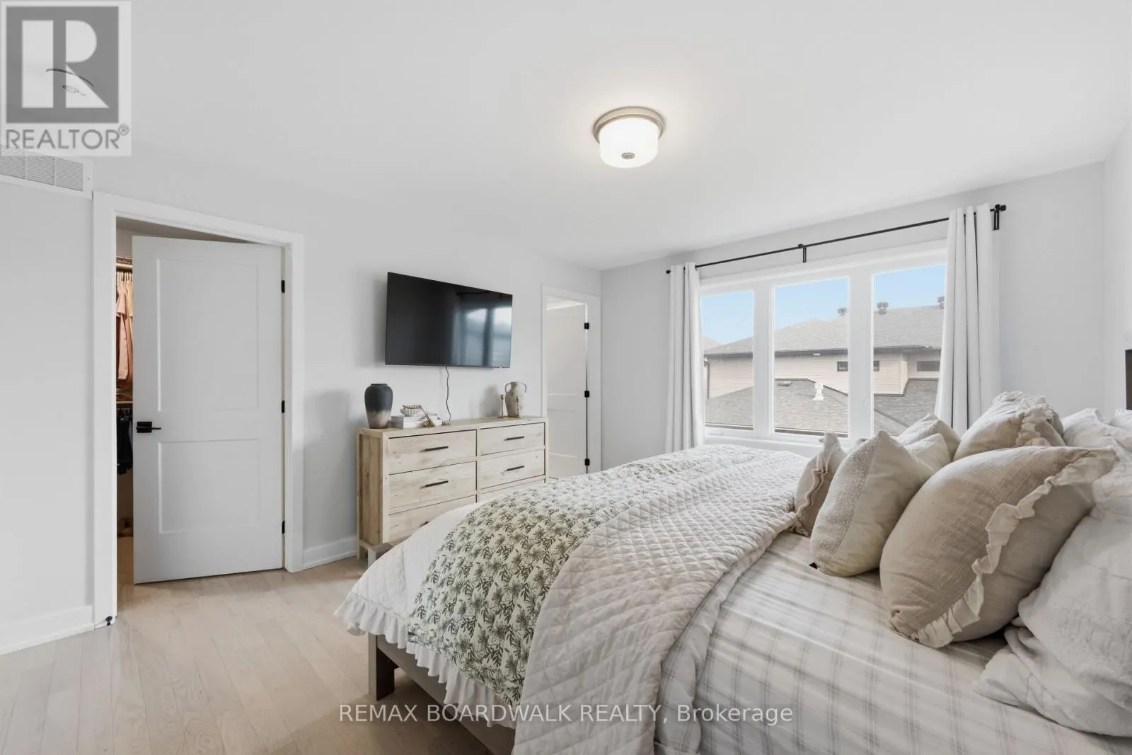 5 MORRALL COURT