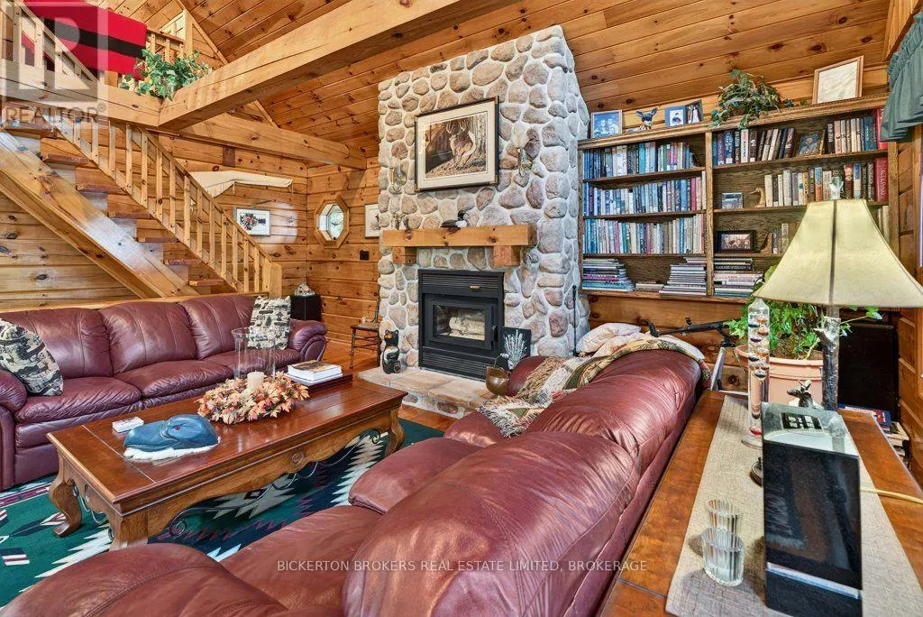 924 BLUE RUN LANE