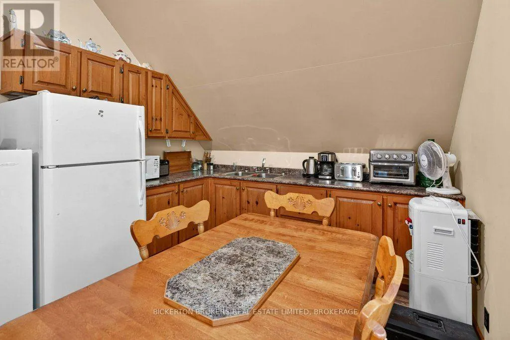 924 BLUE RUN LANE