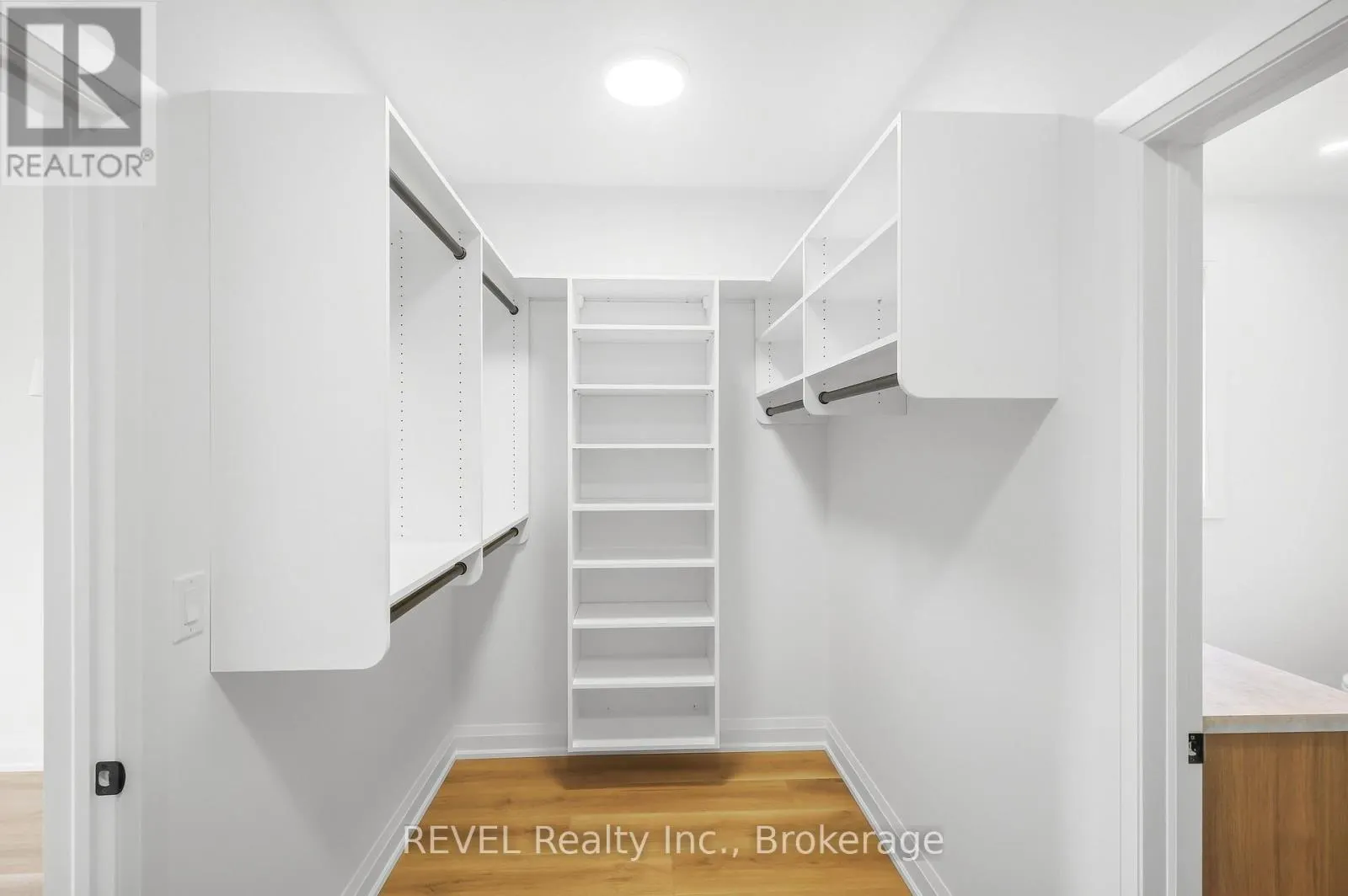 11 ANCHOR ROAD
