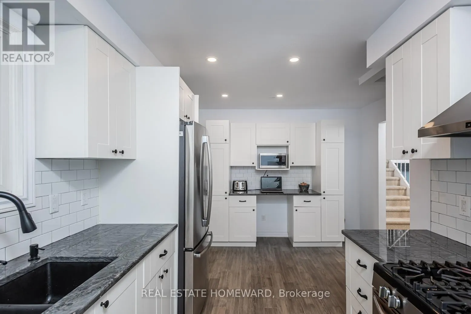 21 GLEN WATFORD ROAD