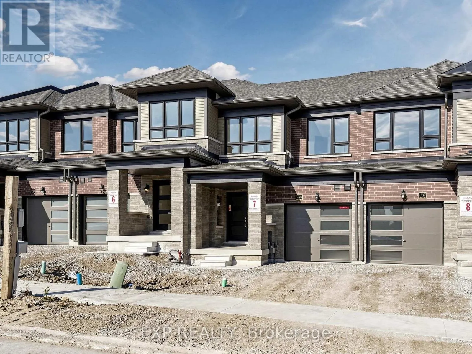 1915 UPPER THAMES DRIVE