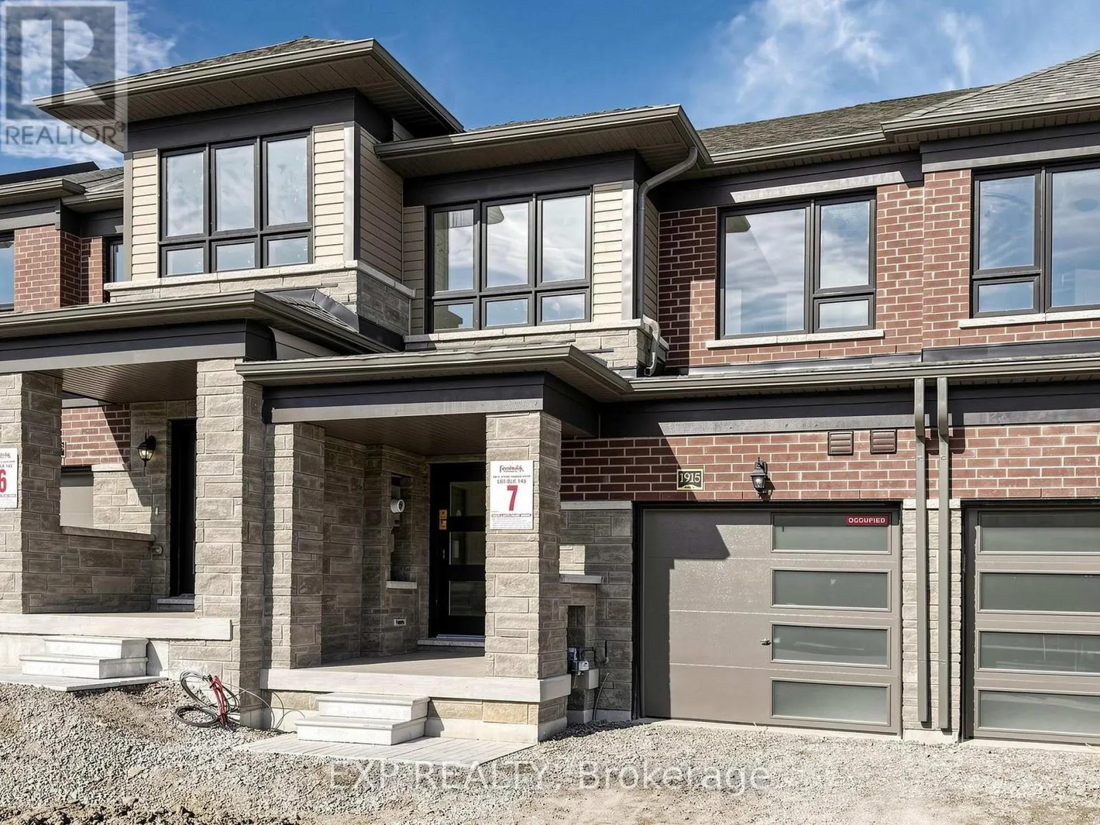 1915 UPPER THAMES DRIVE