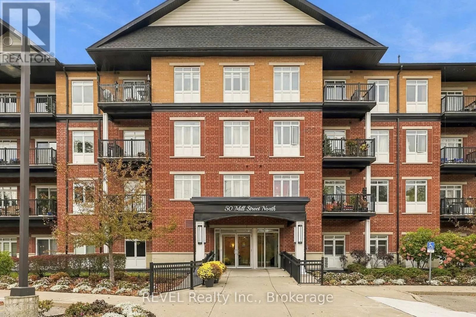 313 - 50 MILL STREET N #313