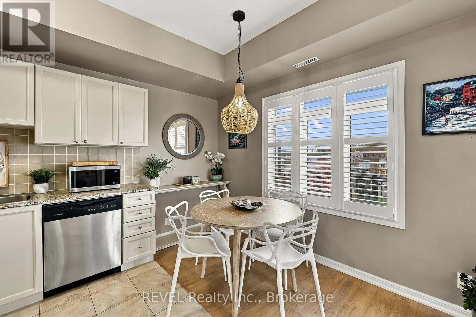 313 - 50 MILL STREET N #313
