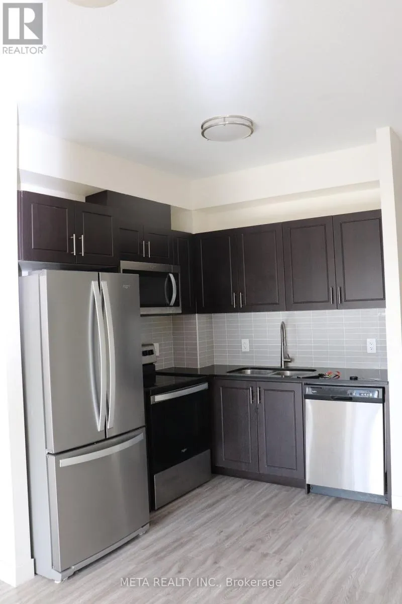 908 - 128 KING STREET
