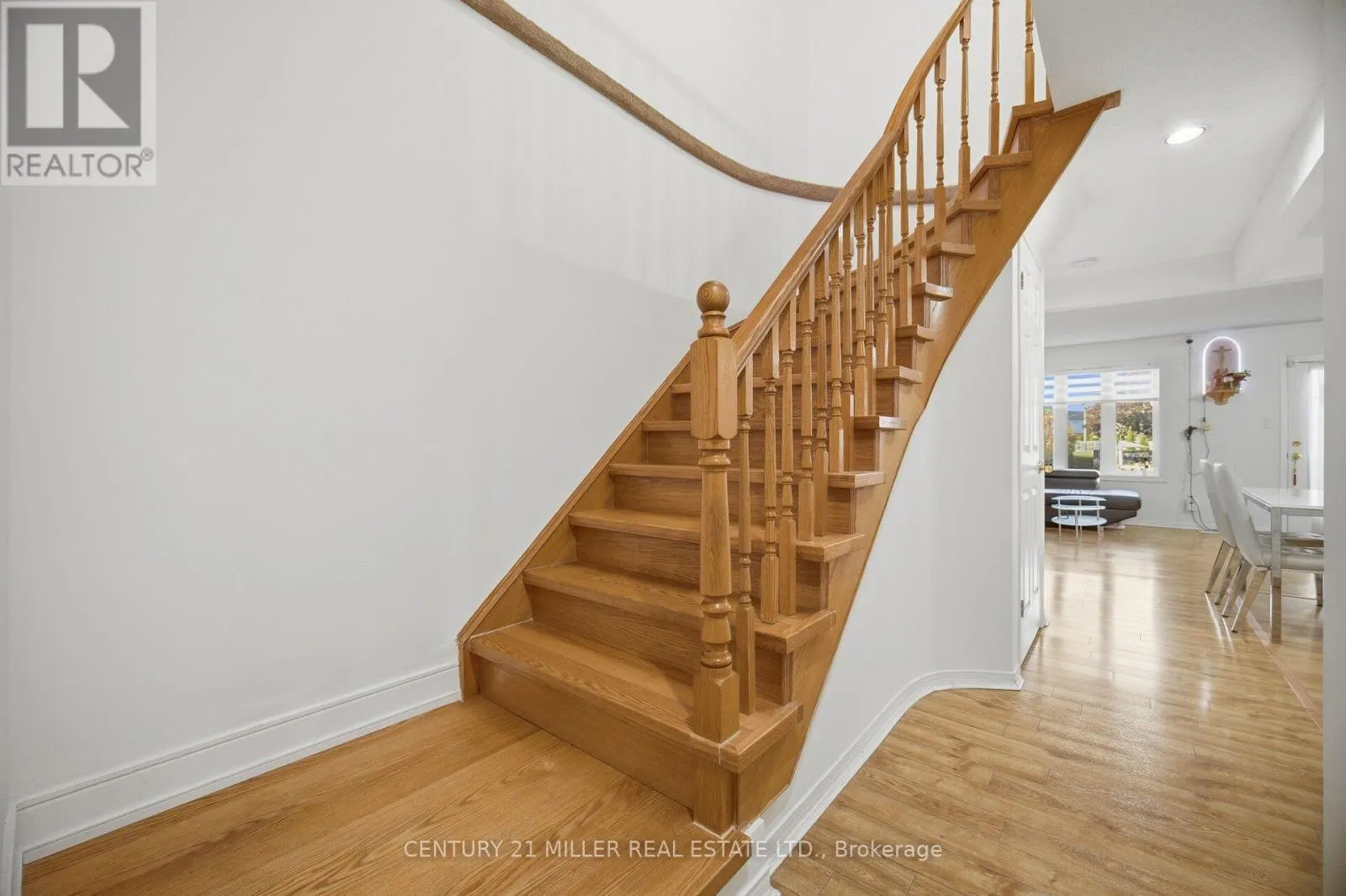 23 - 1809 UPPER WENTWORTH STREET