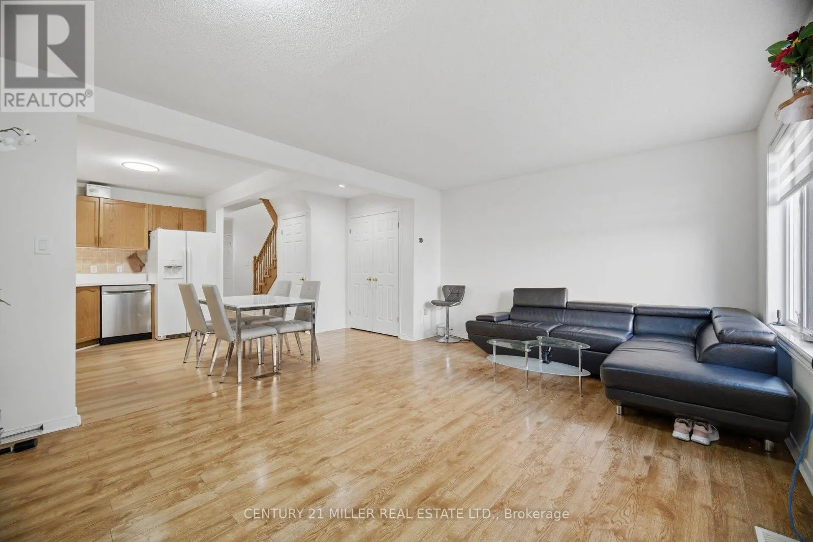 23 - 1809 UPPER WENTWORTH STREET