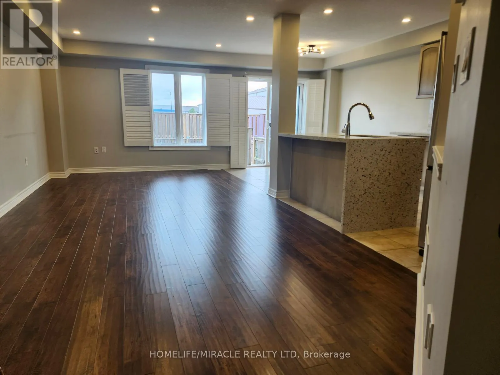 87 CHARLESWOOD CRESCENT