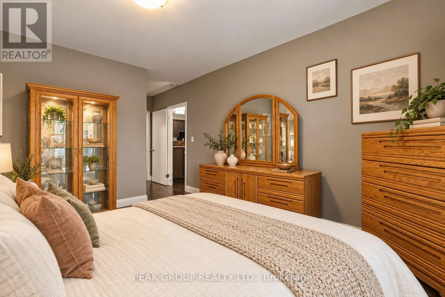 106 - 26 WELLINGTON STREET #106