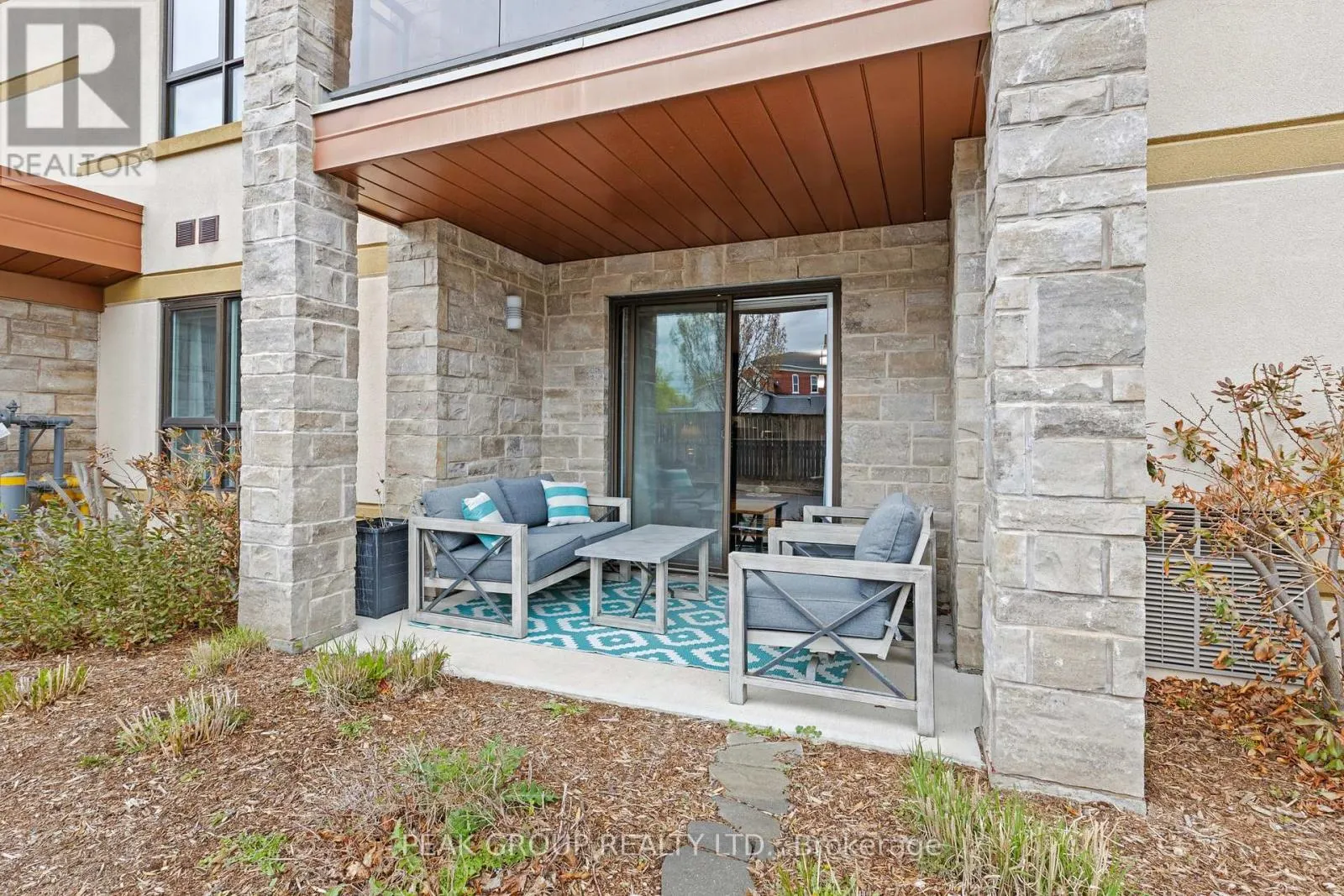 106 - 26 WELLINGTON STREET #106