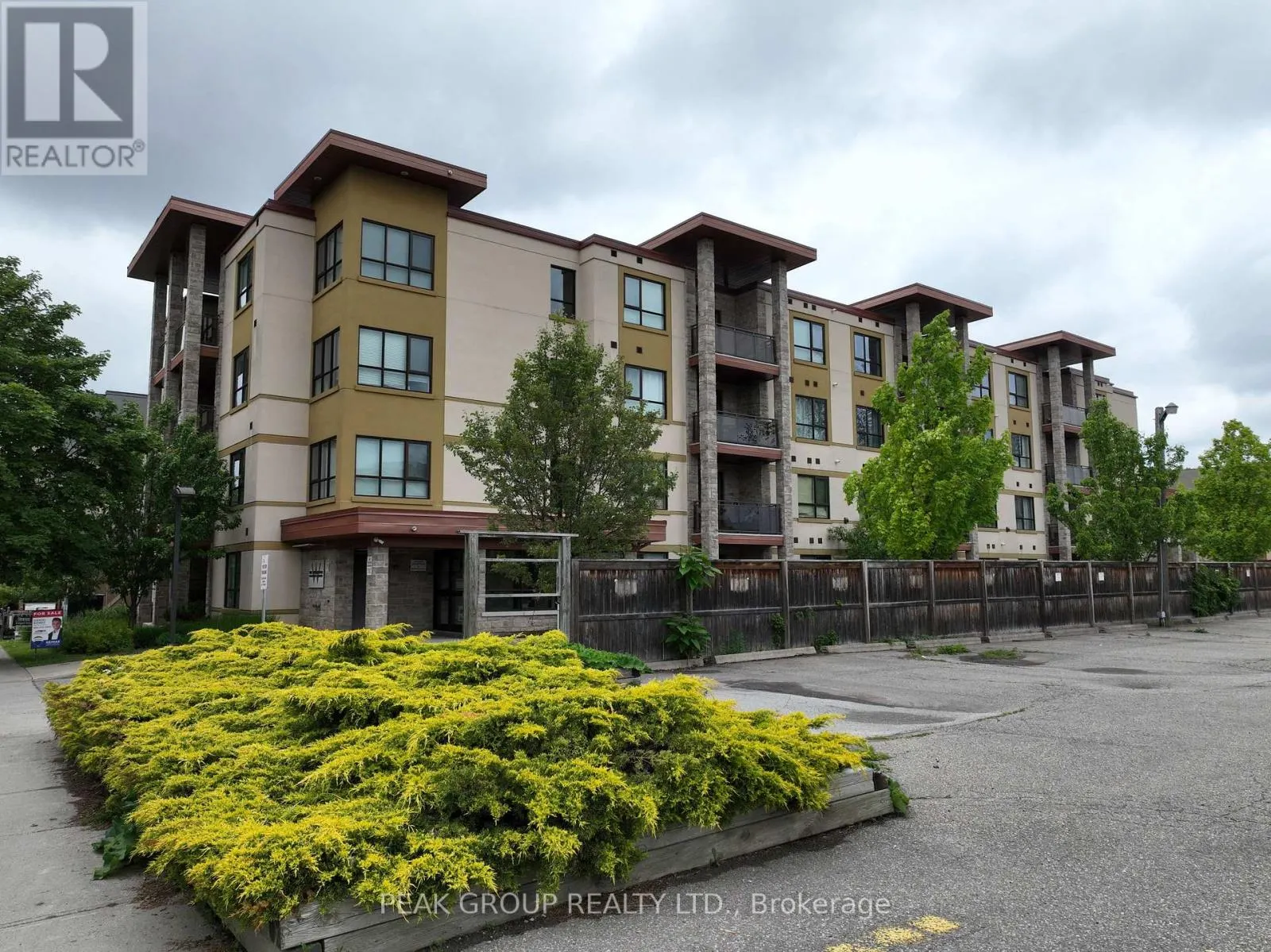 106 - 26 WELLINGTON STREET #106