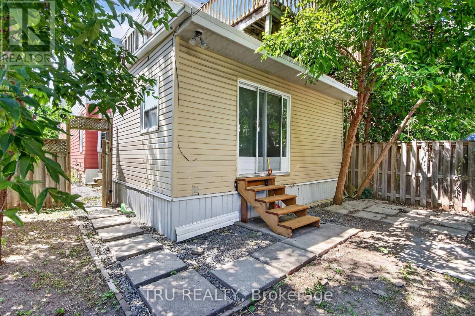 45 BELL STREET N