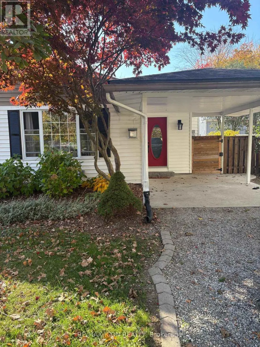 B - 127 DUKE STREET S #B