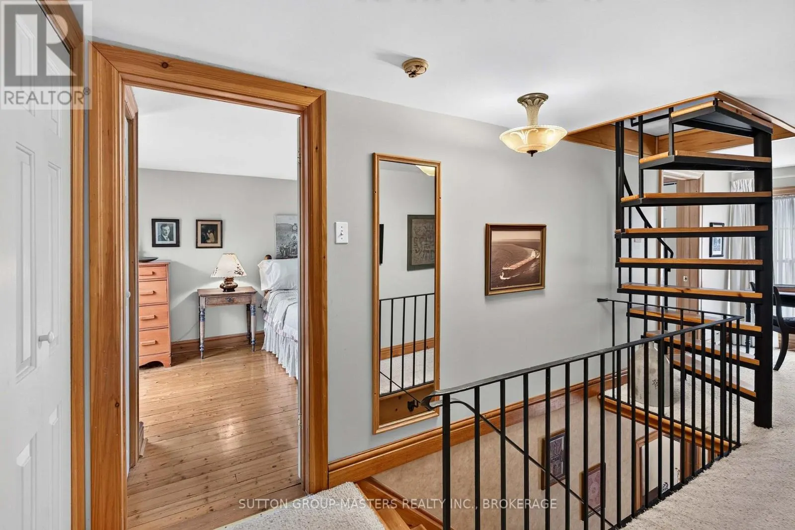 212 MACDONNELL STREET
