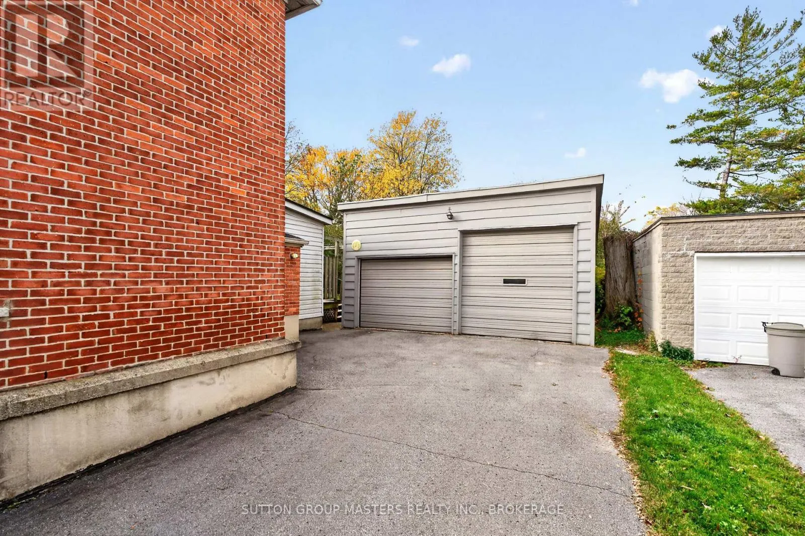 212 MACDONNELL STREET