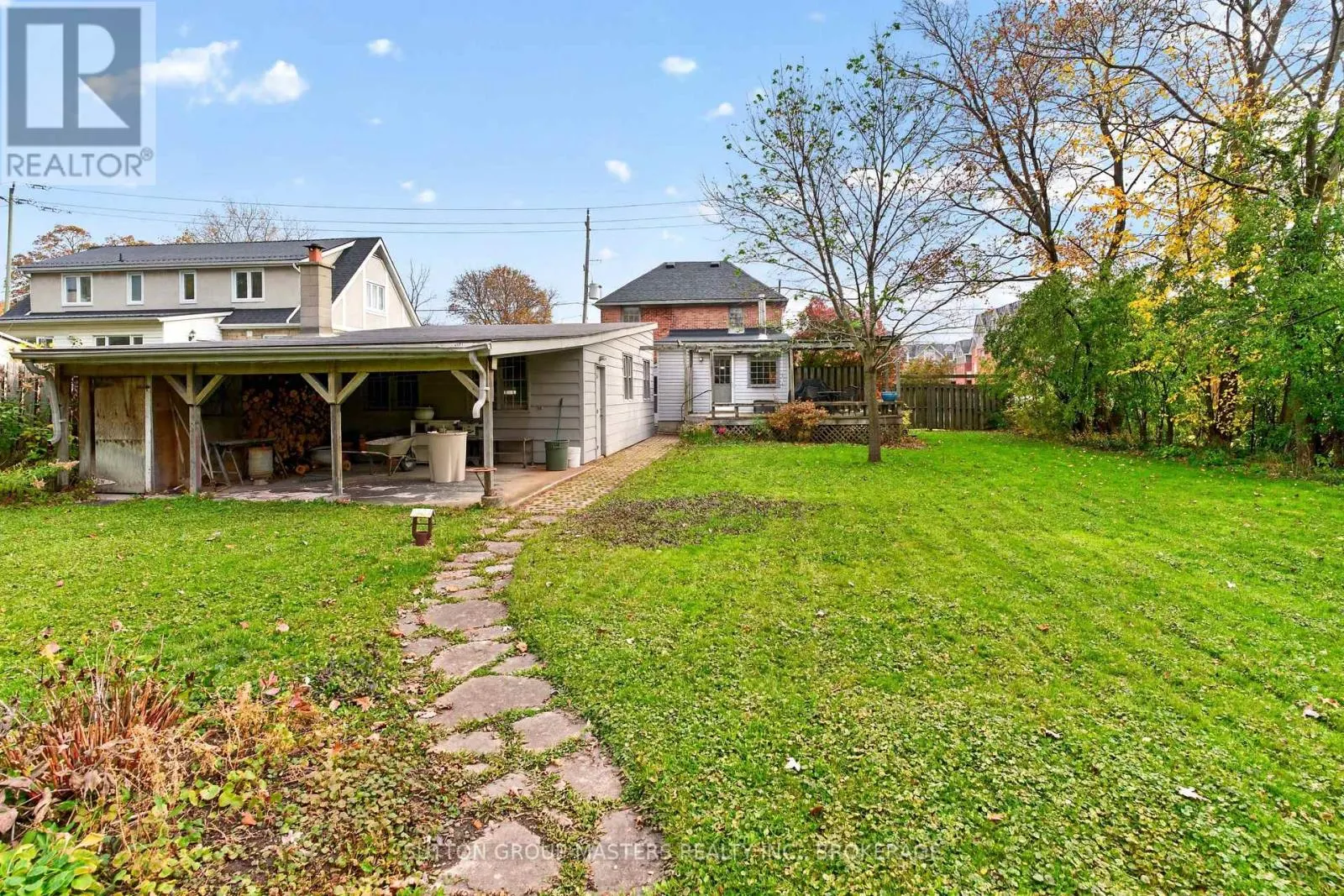 212 MACDONNELL STREET