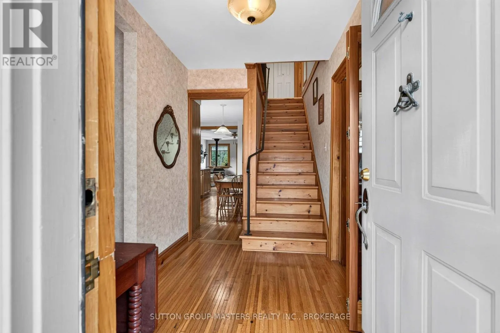 212 MACDONNELL STREET