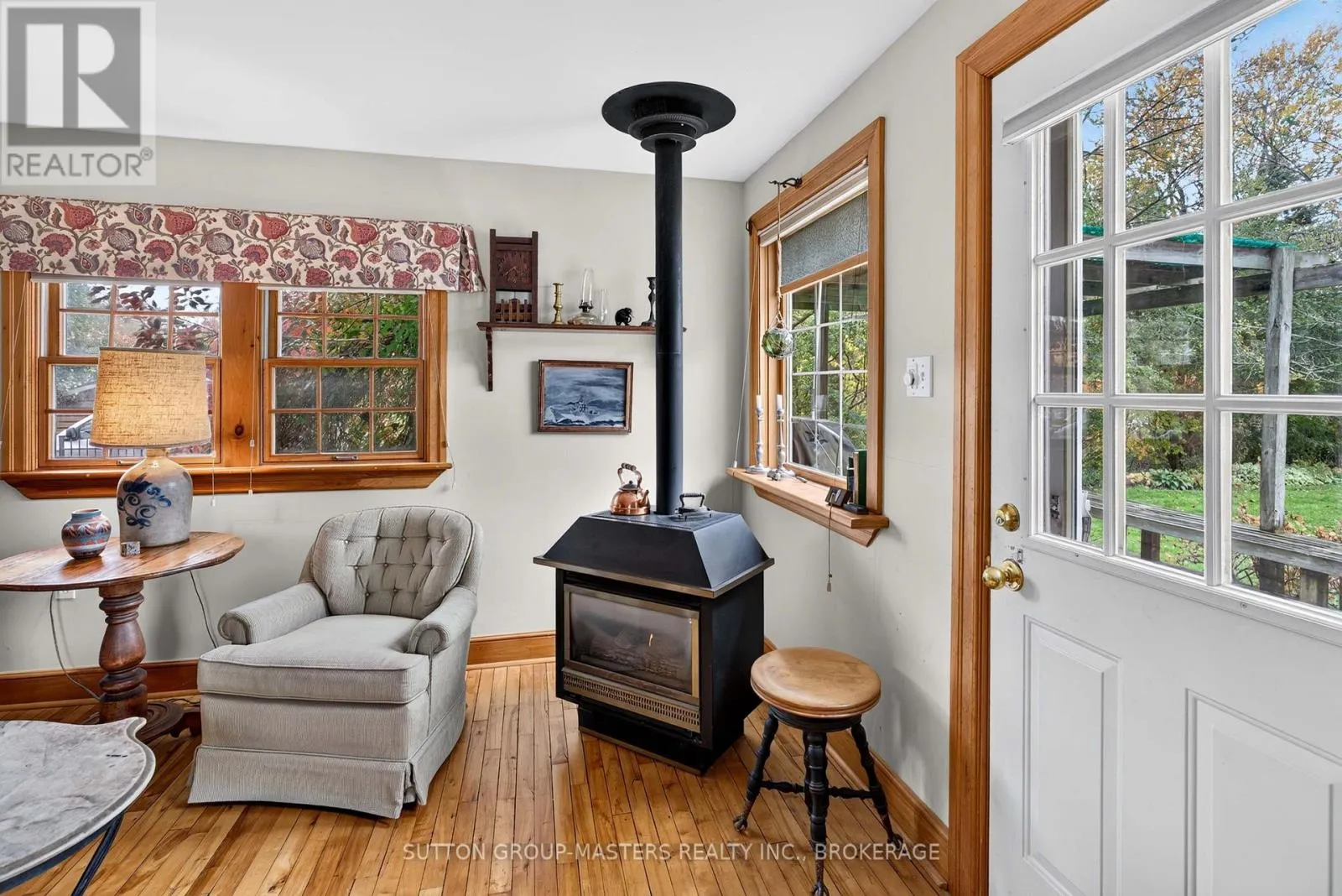 212 MACDONNELL STREET