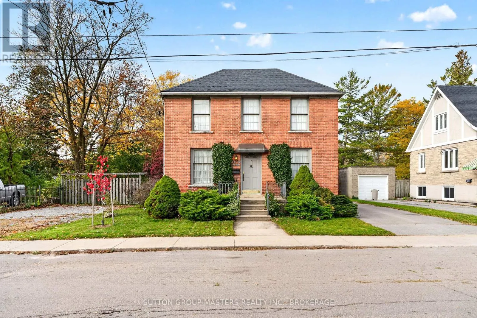 212 MACDONNELL STREET