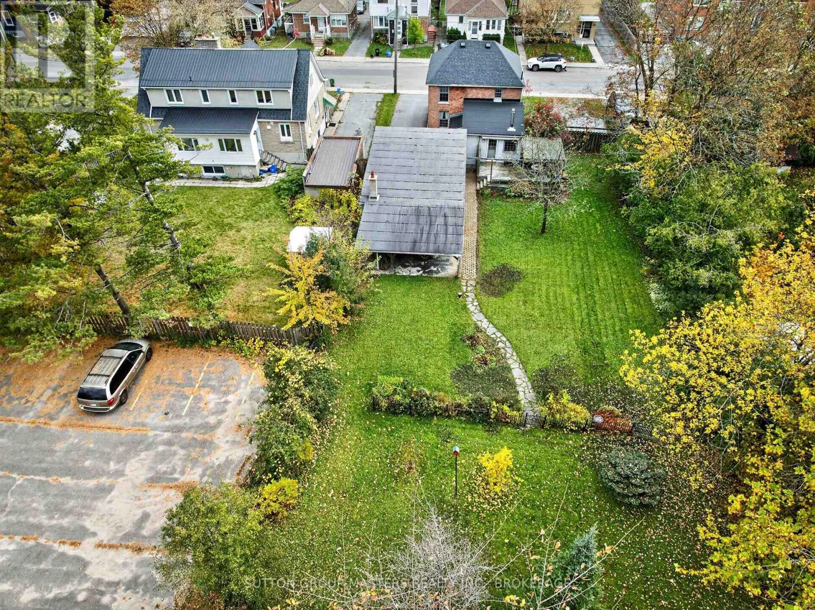 212 MACDONNELL STREET