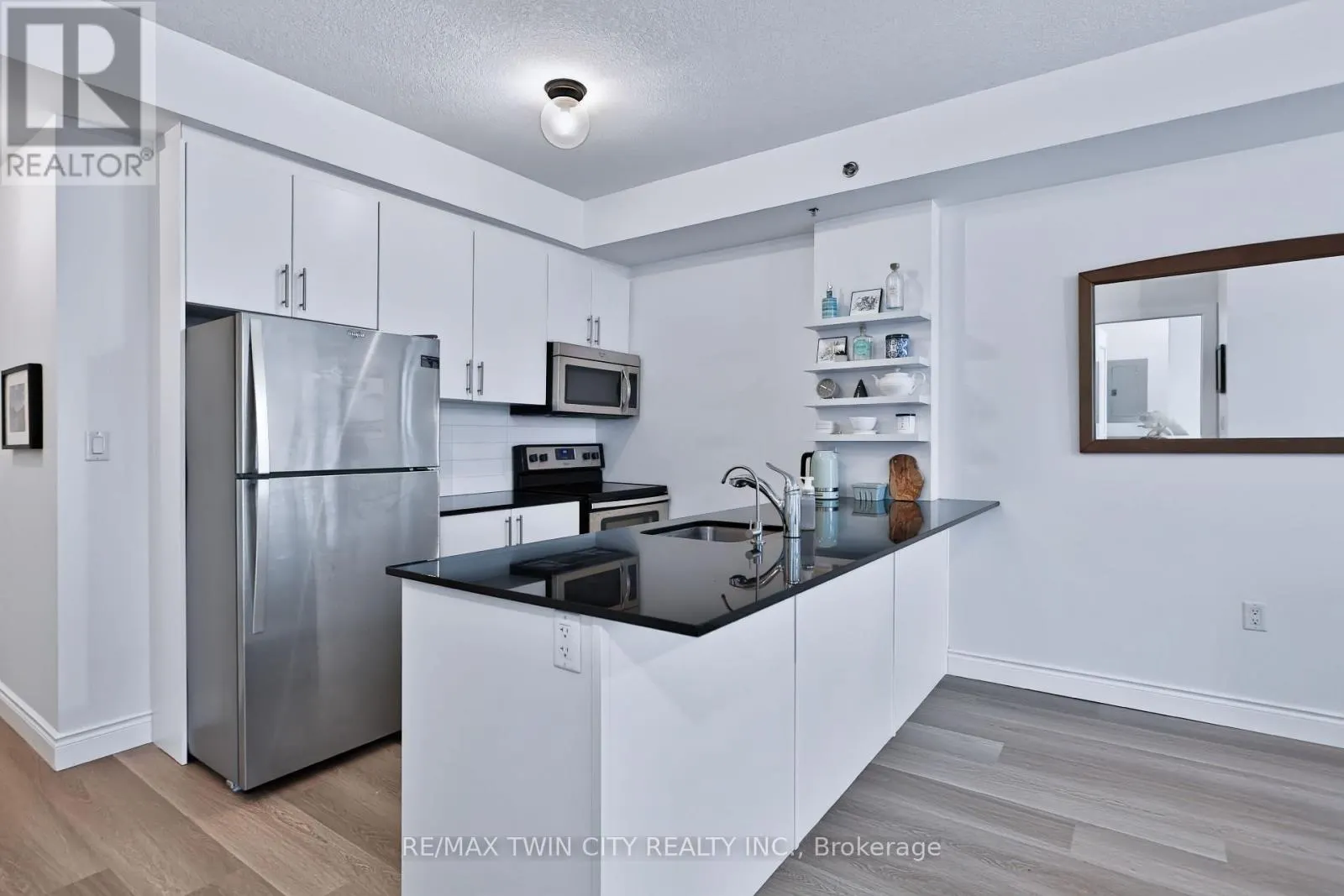 201 - 150 WATER STREET N