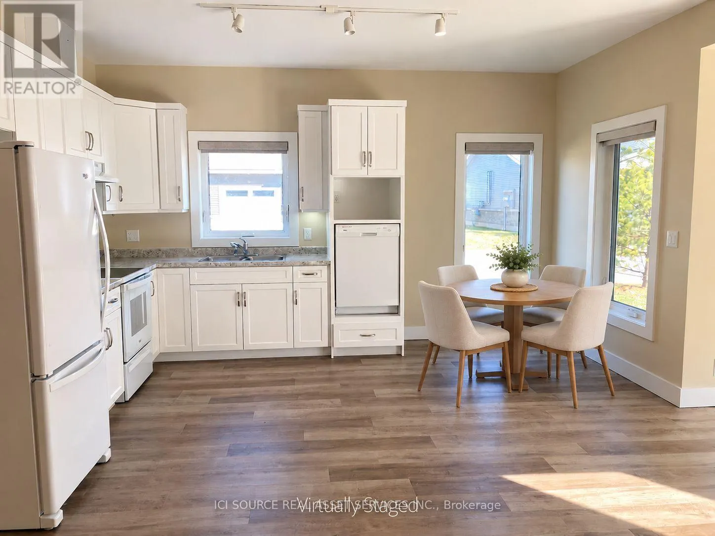 14 - 2380 9TH AVENUE E