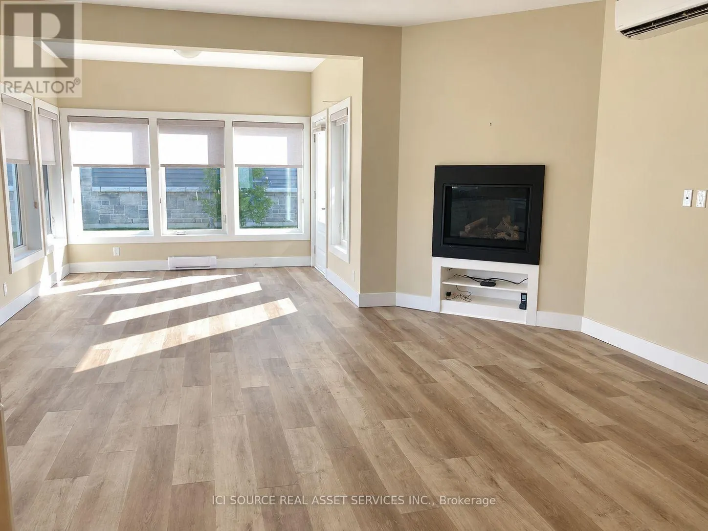14 - 2380 9TH AVENUE E