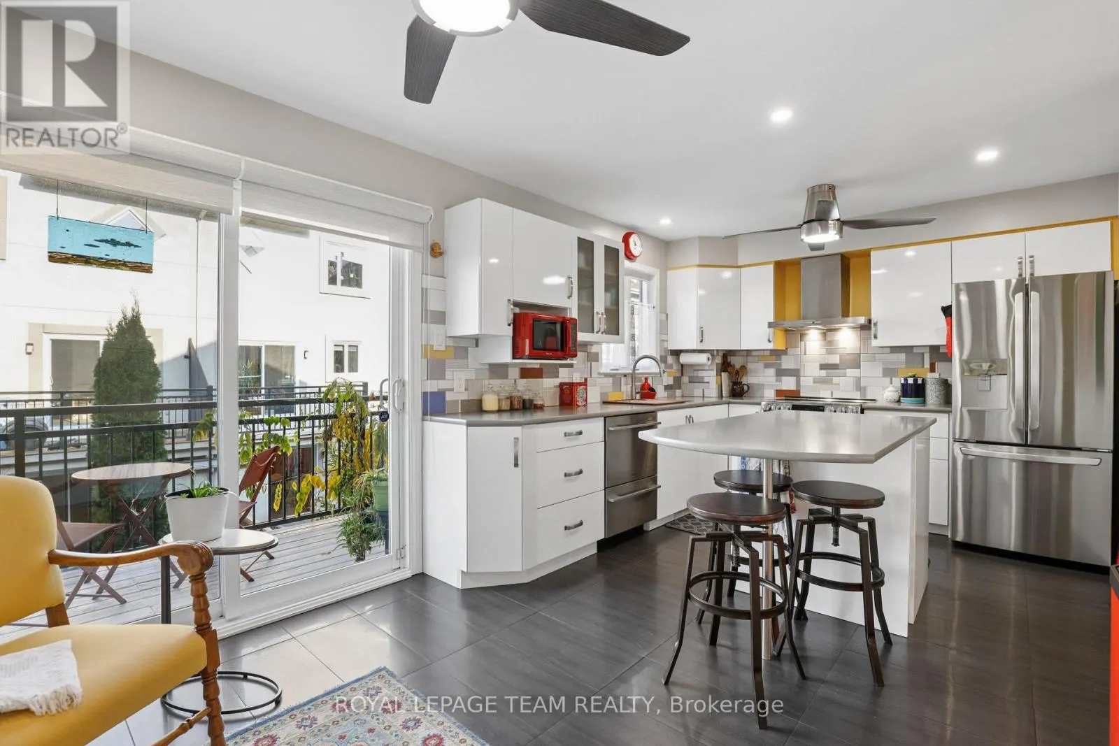 11 CRAFTSMAN PRIVATE