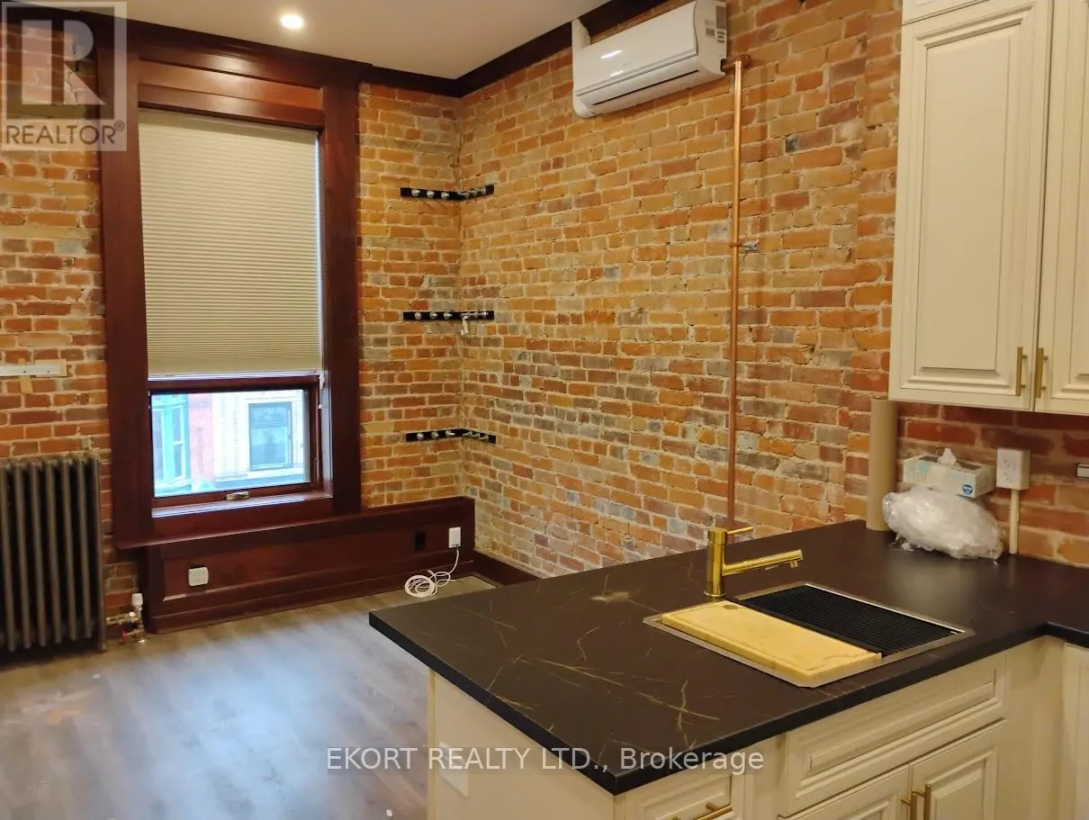 3 - 251 FRONT STREET #3