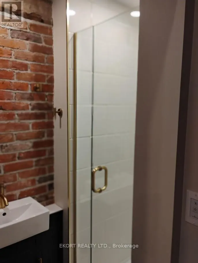 3 - 251 FRONT STREET #3