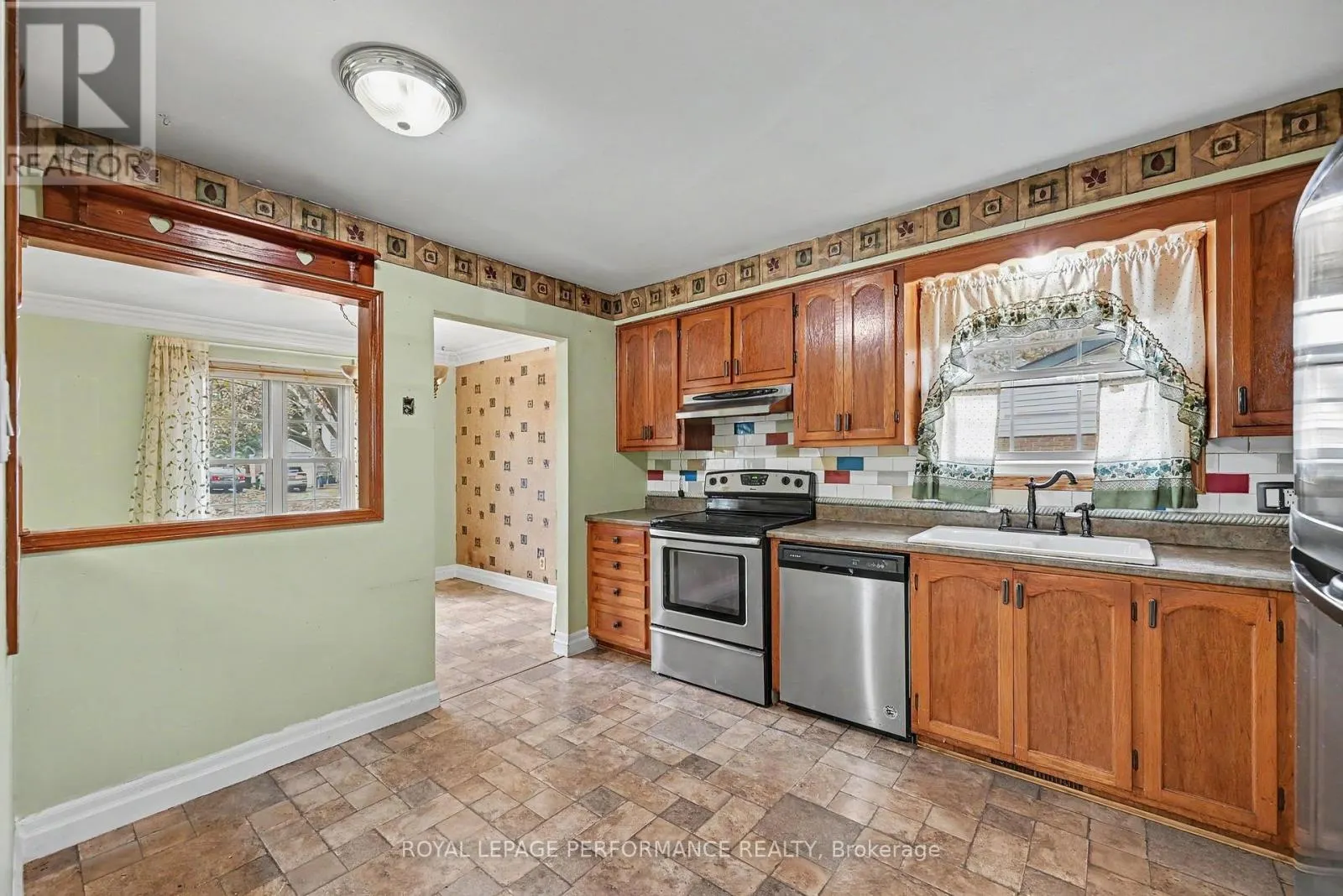 281 MEADOWVALE CRESCENT