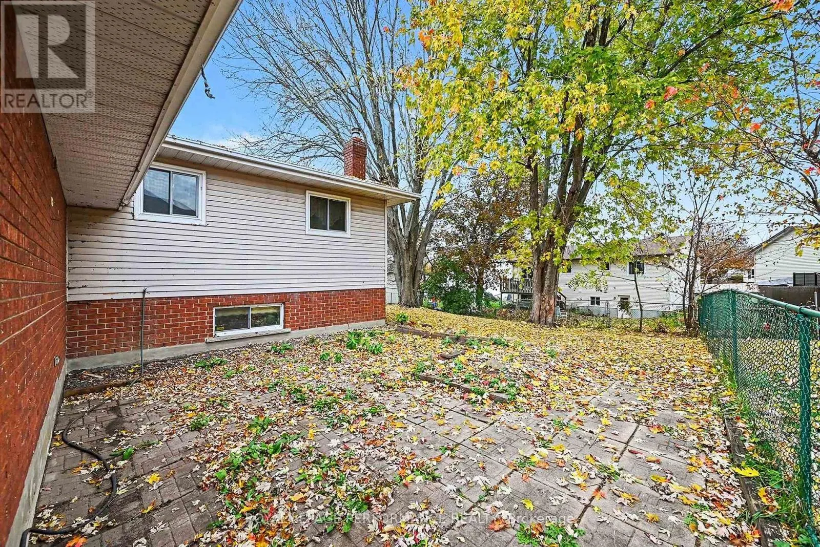 281 MEADOWVALE CRESCENT