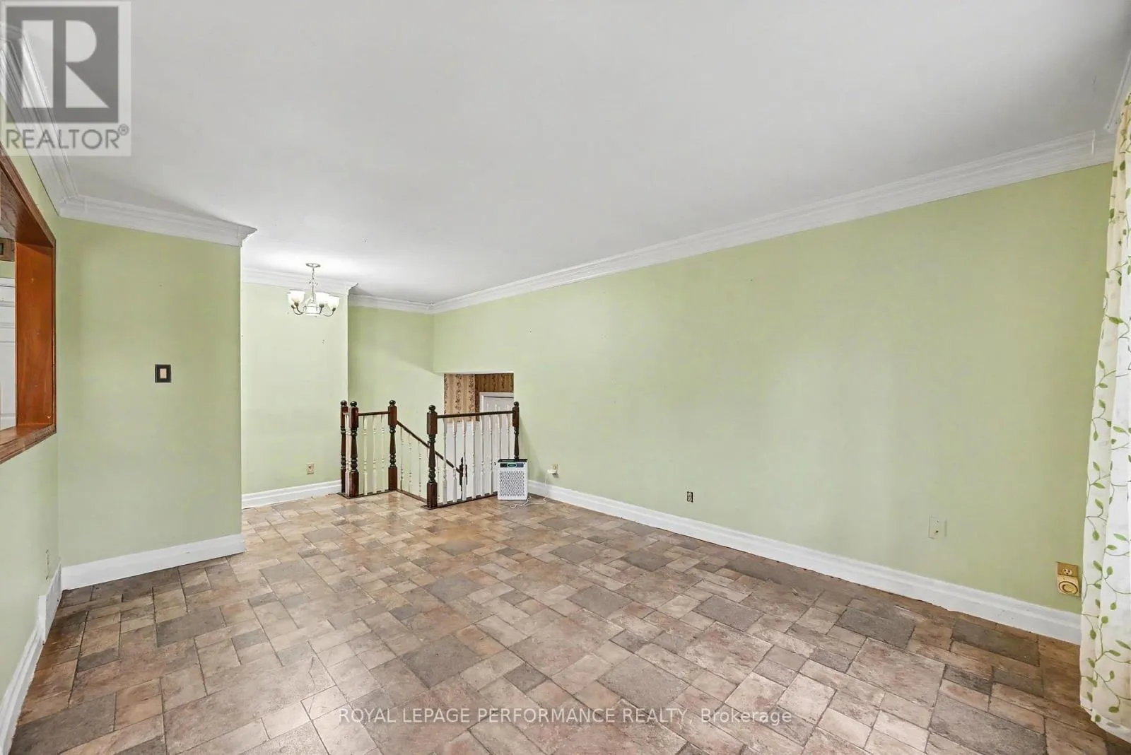 281 MEADOWVALE CRESCENT