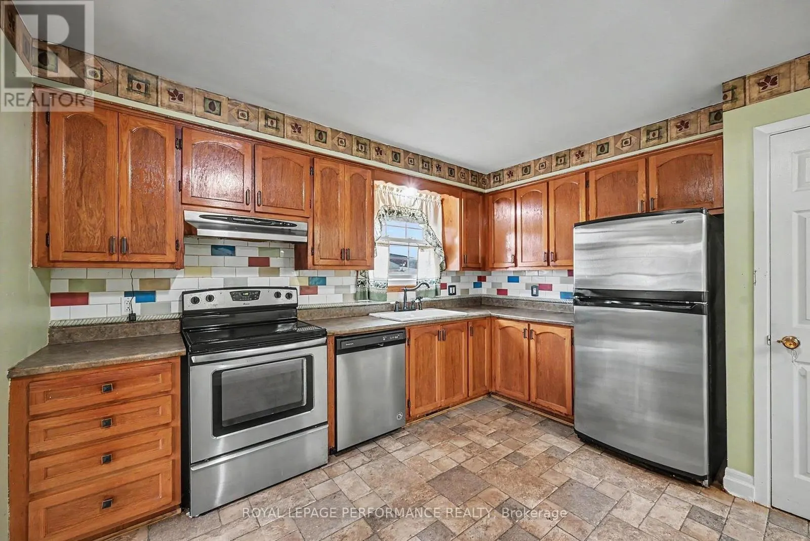281 MEADOWVALE CRESCENT
