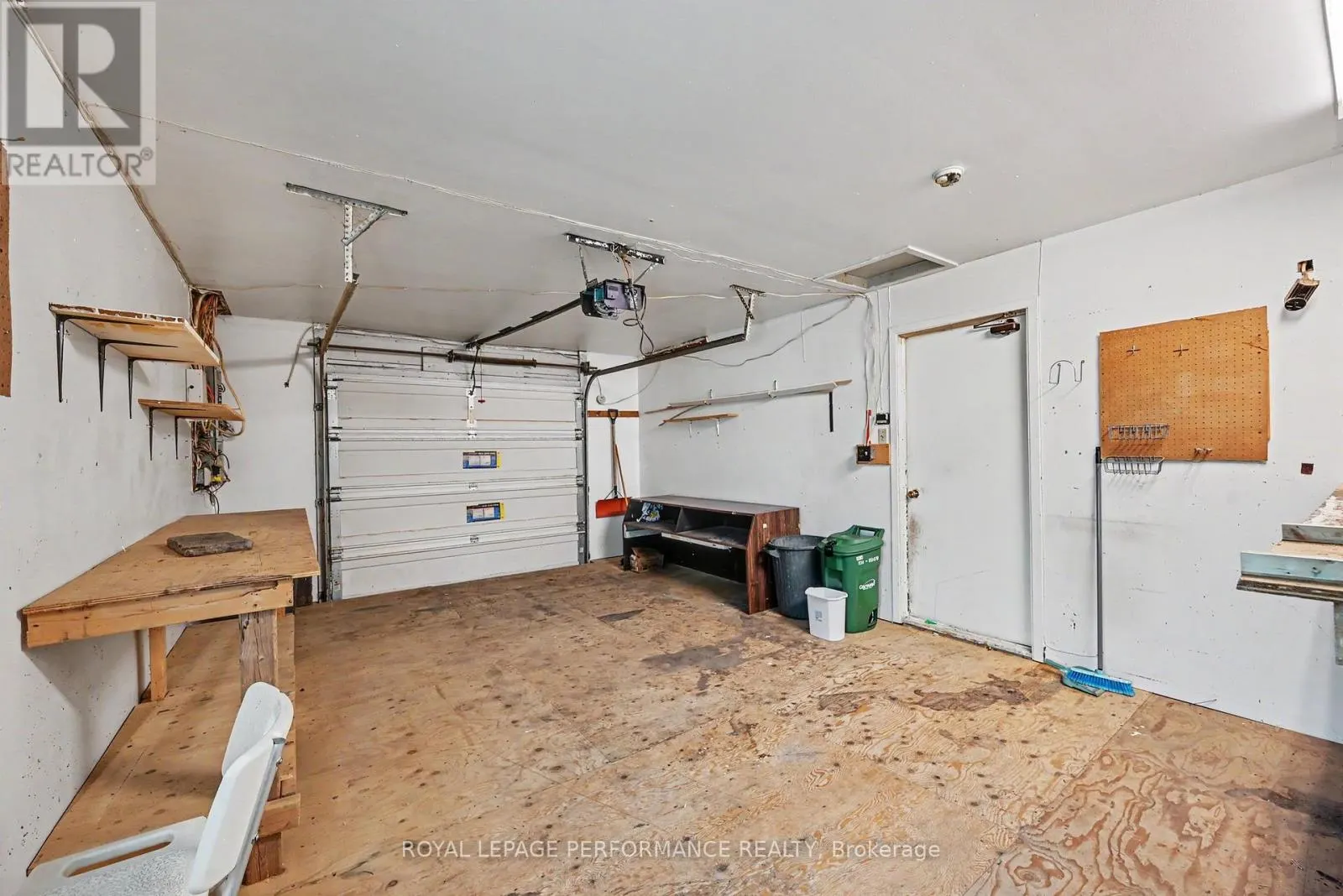 281 MEADOWVALE CRESCENT