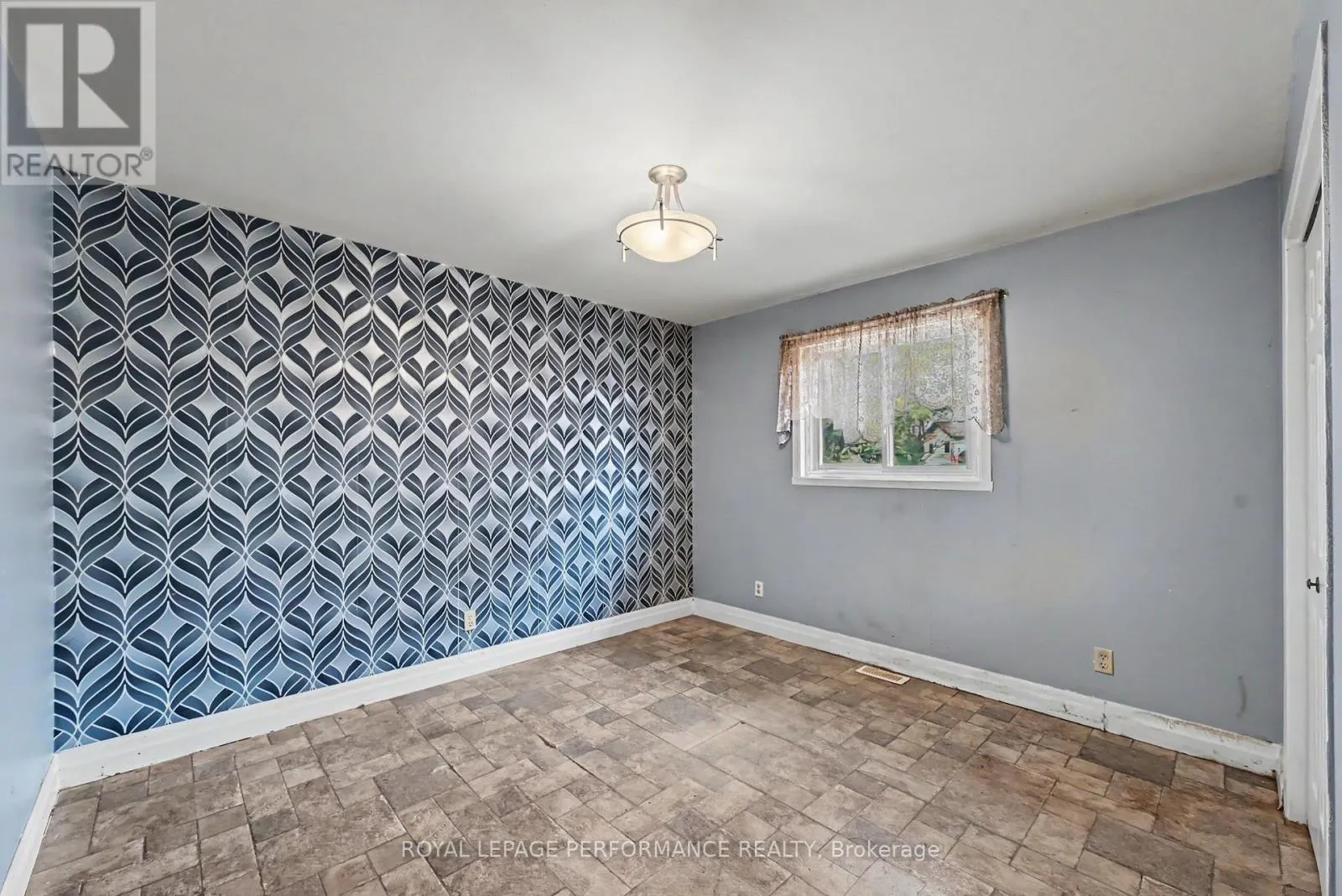 281 MEADOWVALE CRESCENT