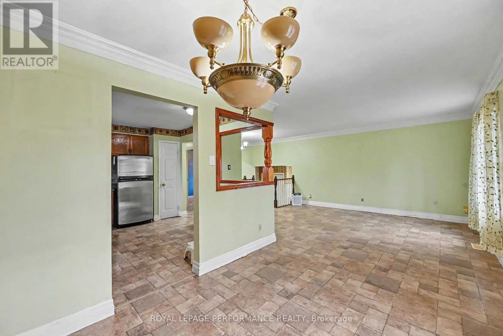 281 MEADOWVALE CRESCENT