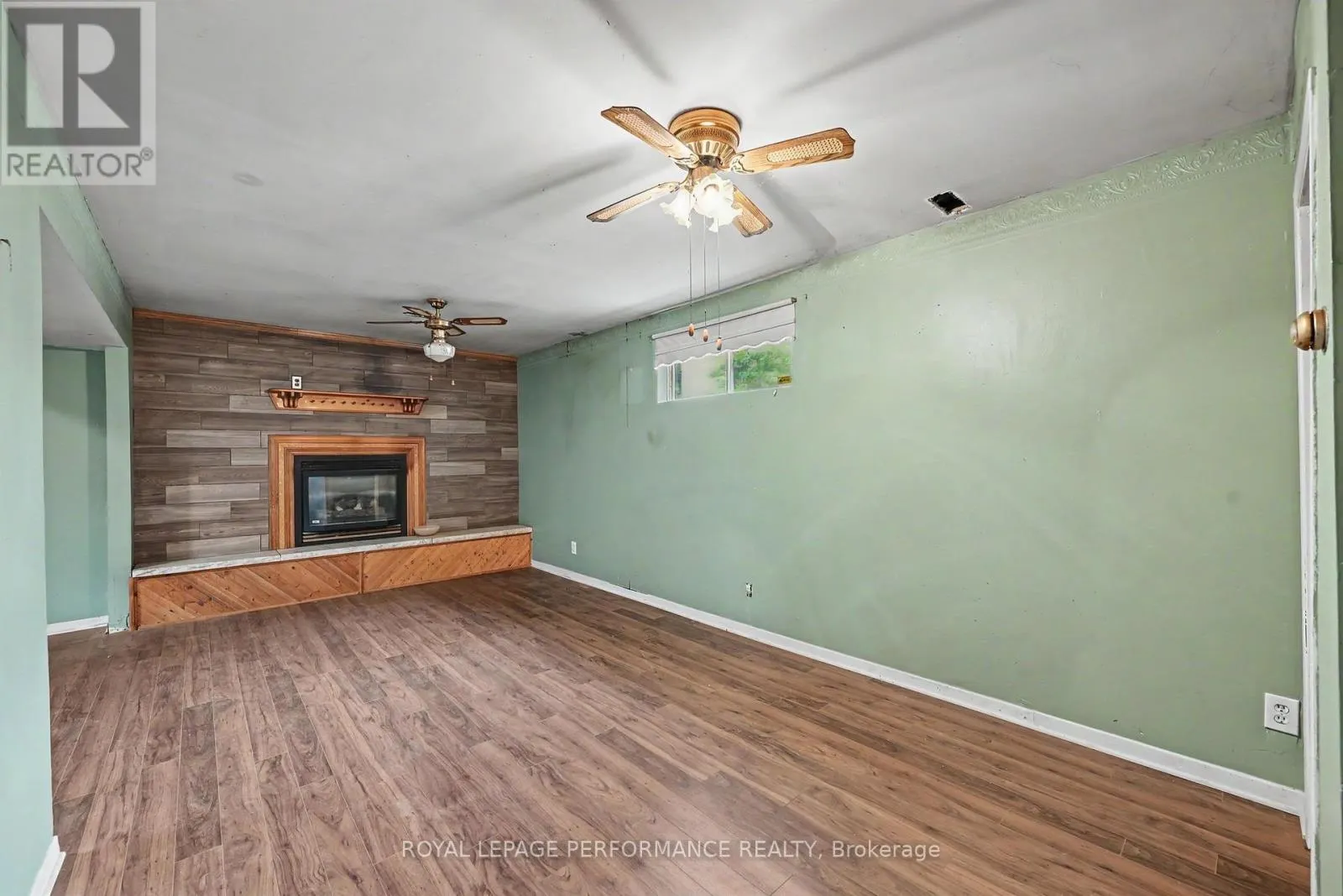 281 MEADOWVALE CRESCENT