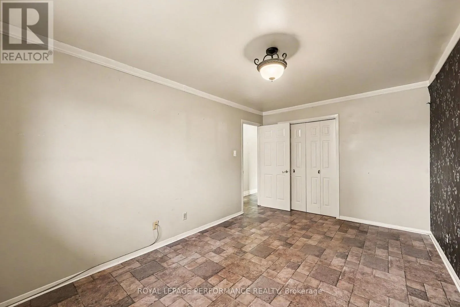 281 MEADOWVALE CRESCENT