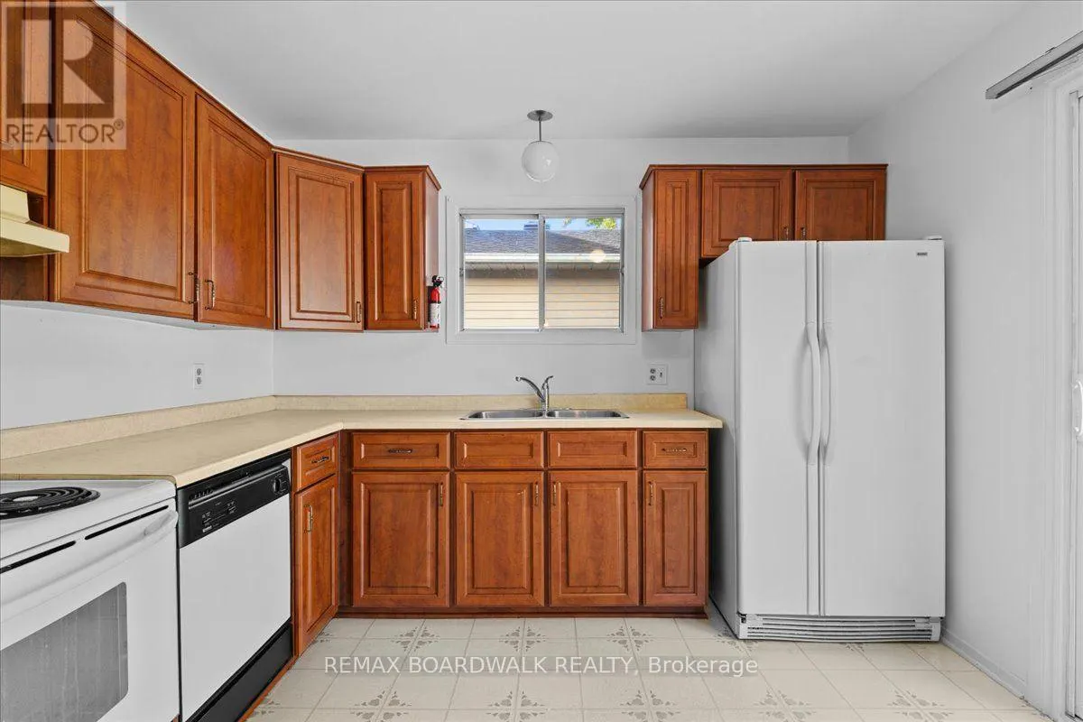1025 ARROWHEAD PLACE