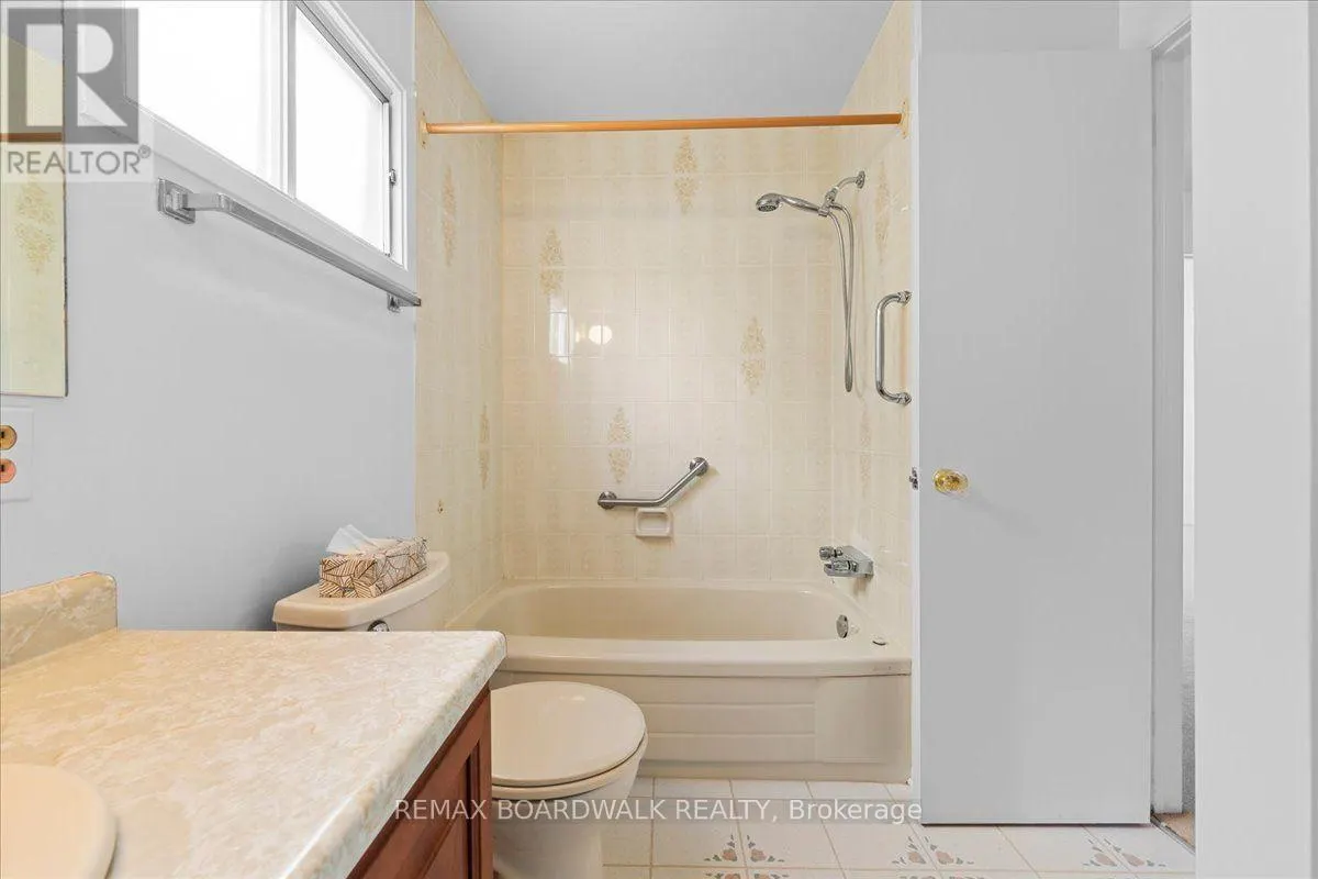 1025 ARROWHEAD PLACE