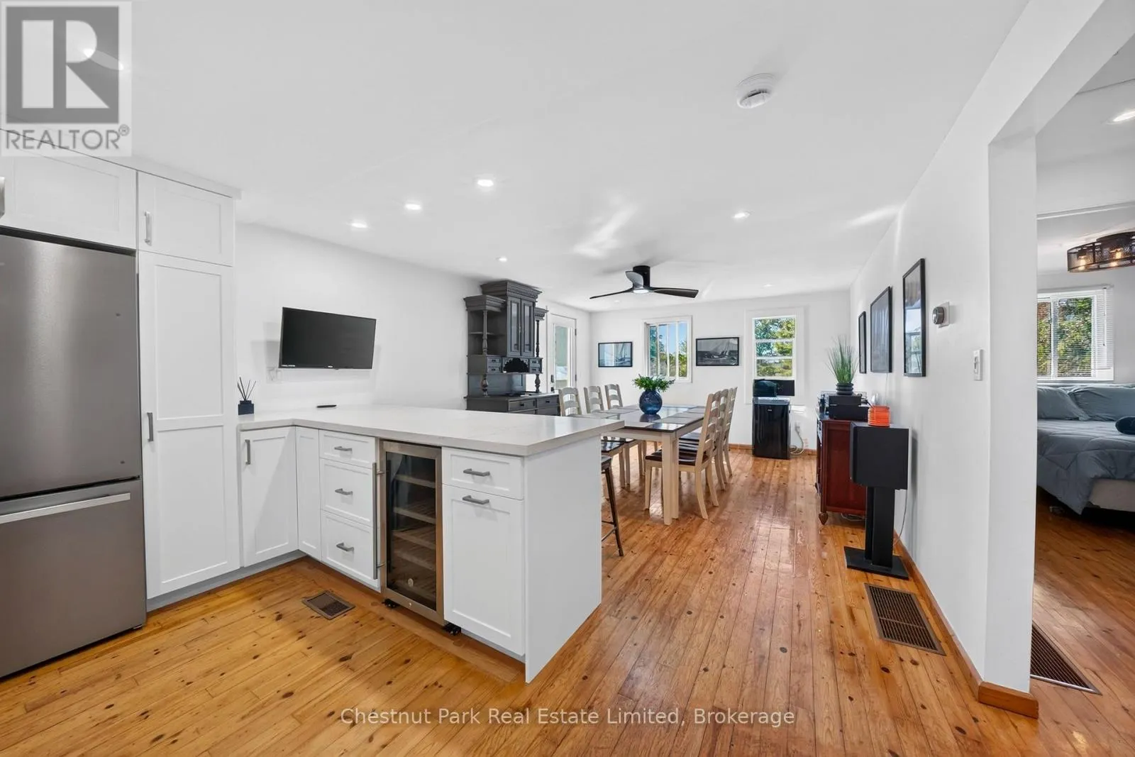 87 MCKENZIE LANE
