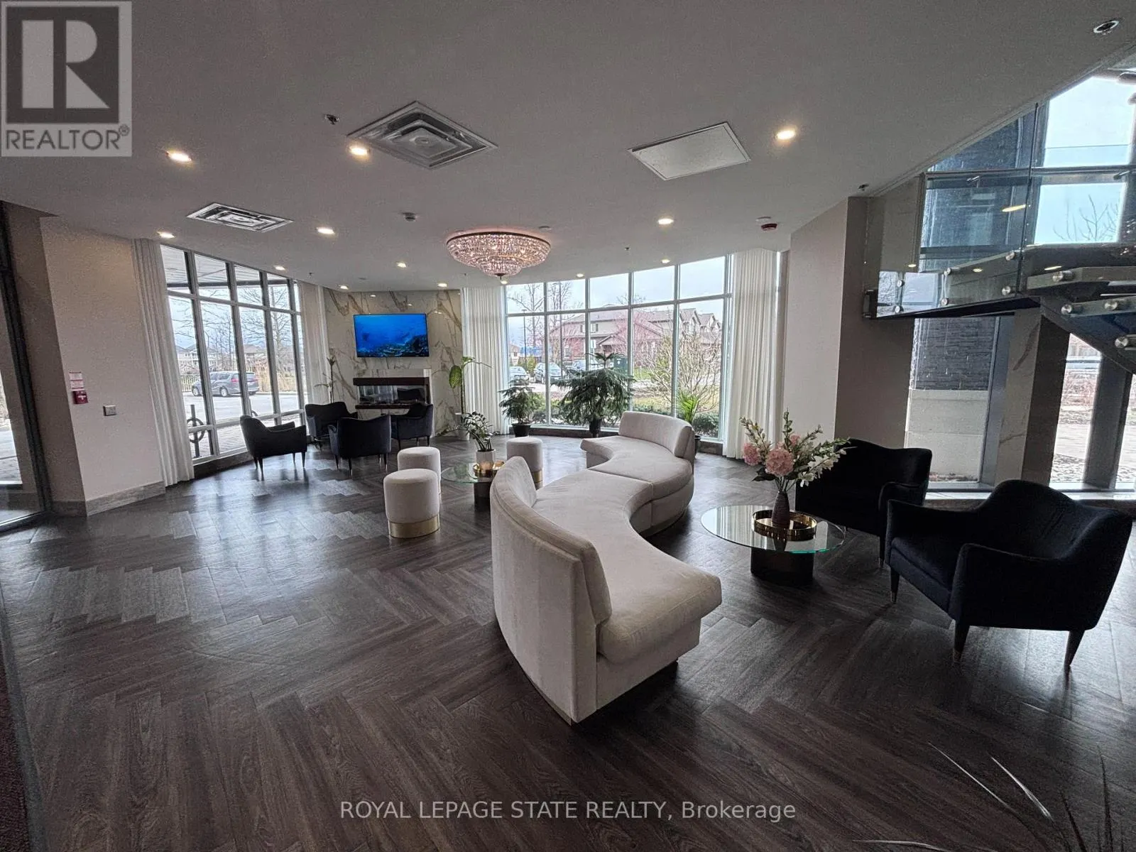 803 - 7711 GREEN VISTA GATE